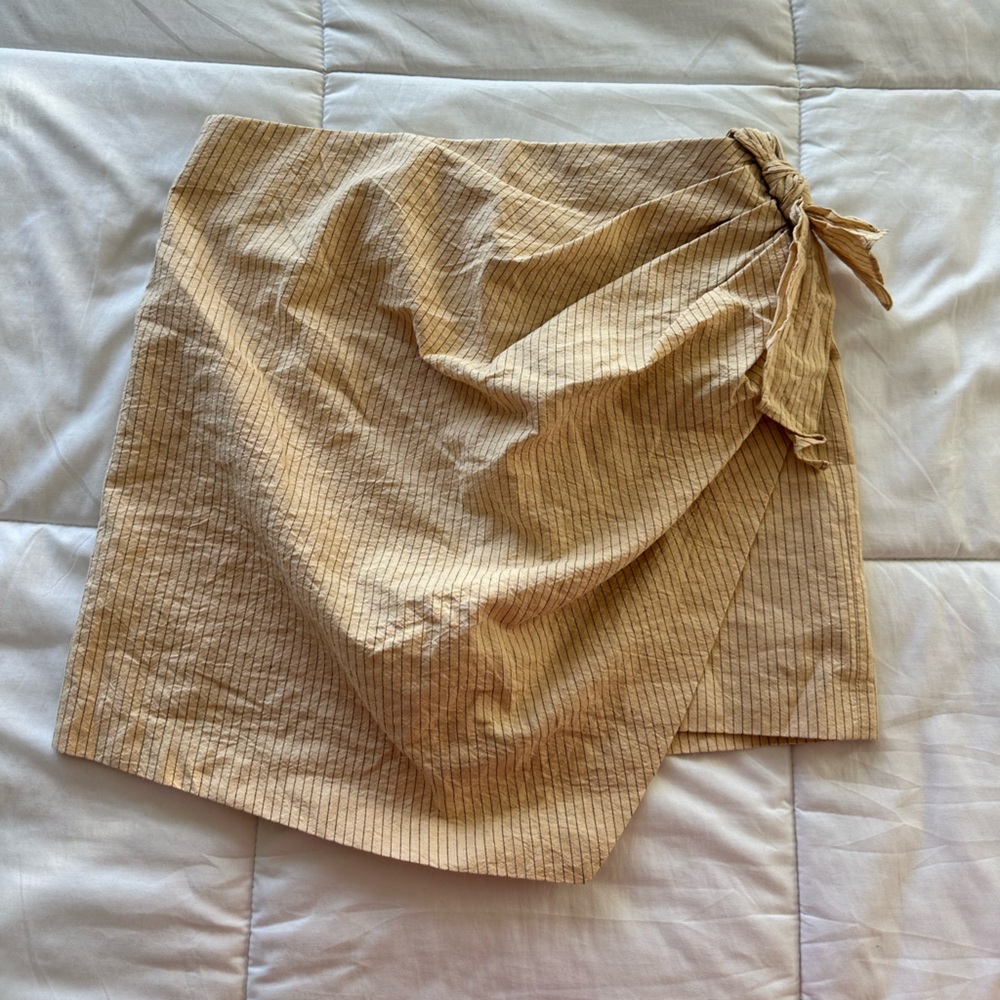 Zara - pinstriped wrap skirt - Size Large - Tan and Black - NWOT